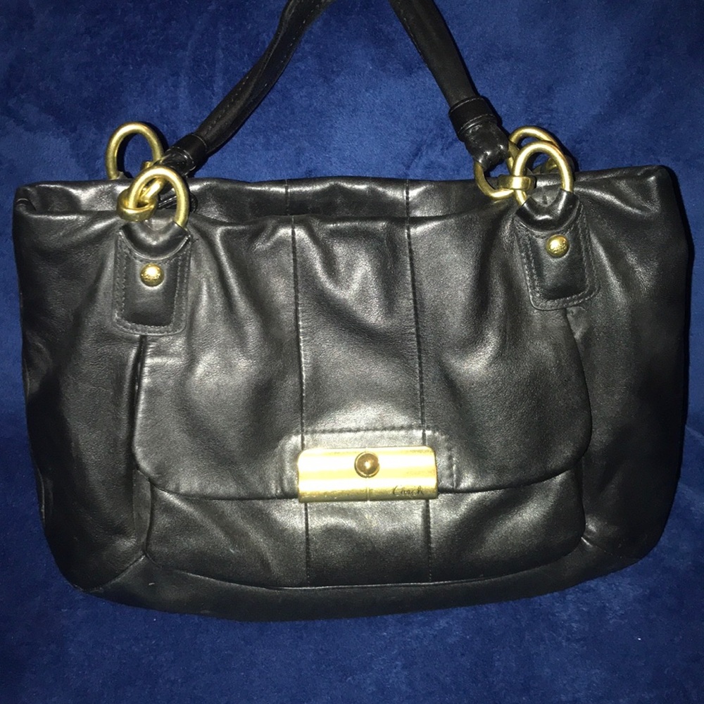 Coach leather black shoulder bag. - Picture 3 of 6
